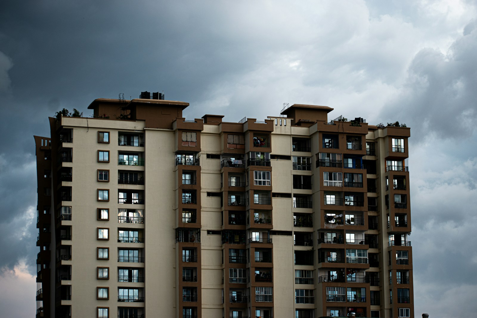 Consumer Commission Fines Builder for Deficiency in Service, Directs Flat Possession